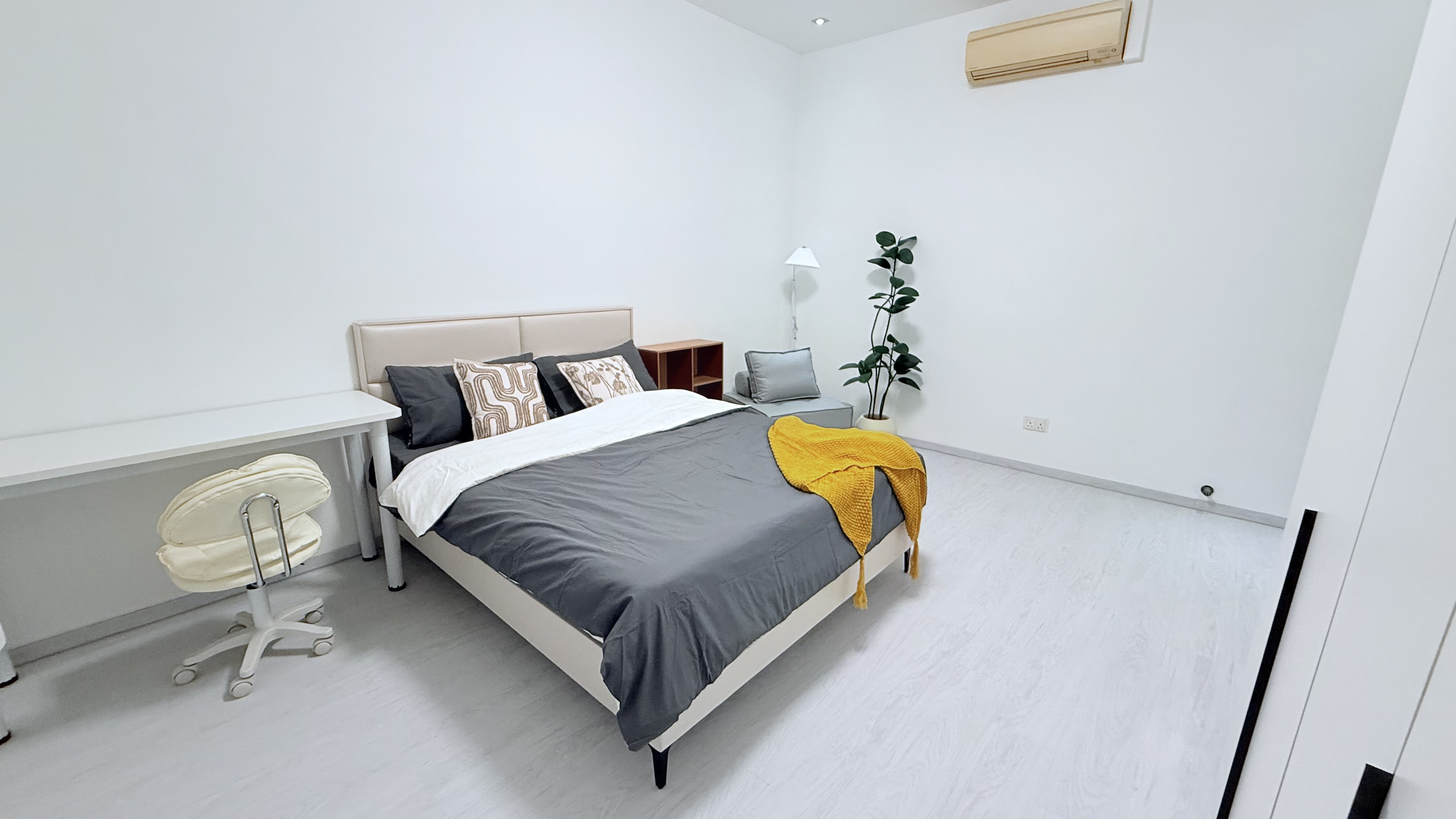 The Fleur Room image 2