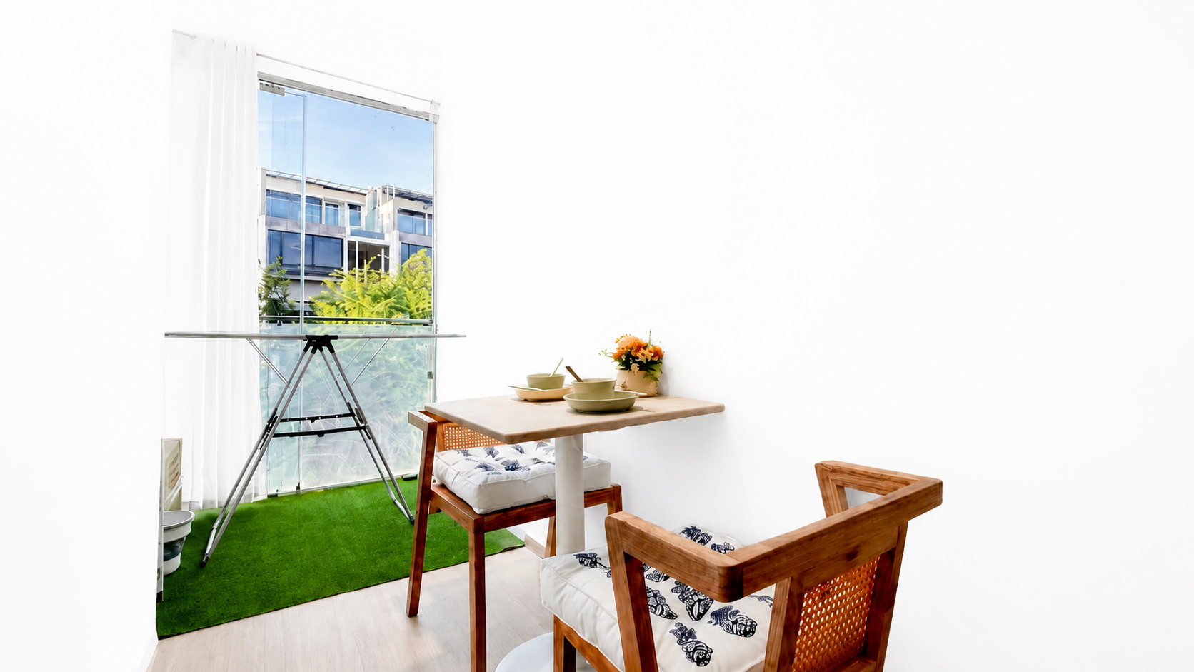 Pet-friendly room rental in a fully furnished bedroom in Singapore
