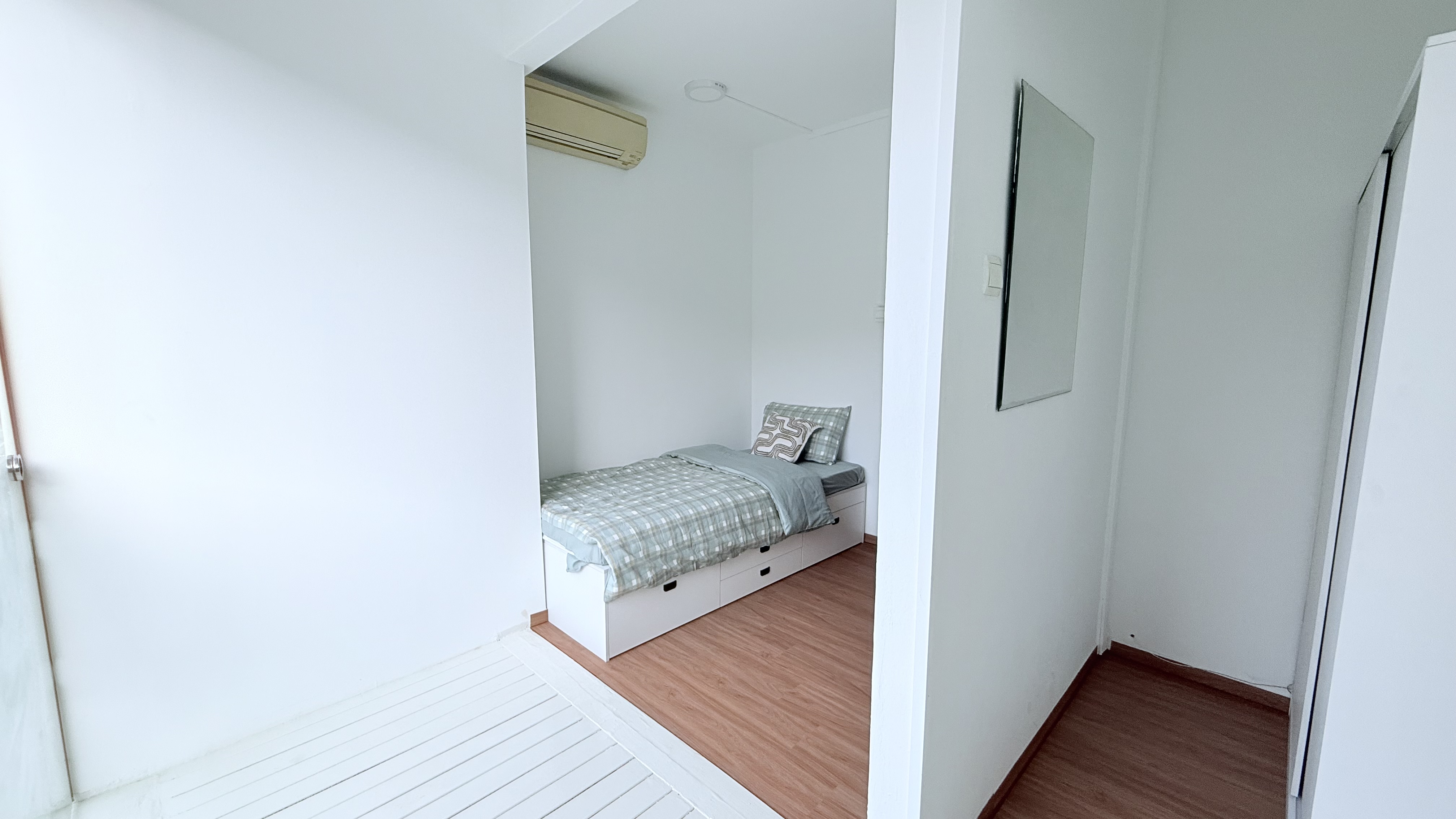 The Lumiere Room image 2