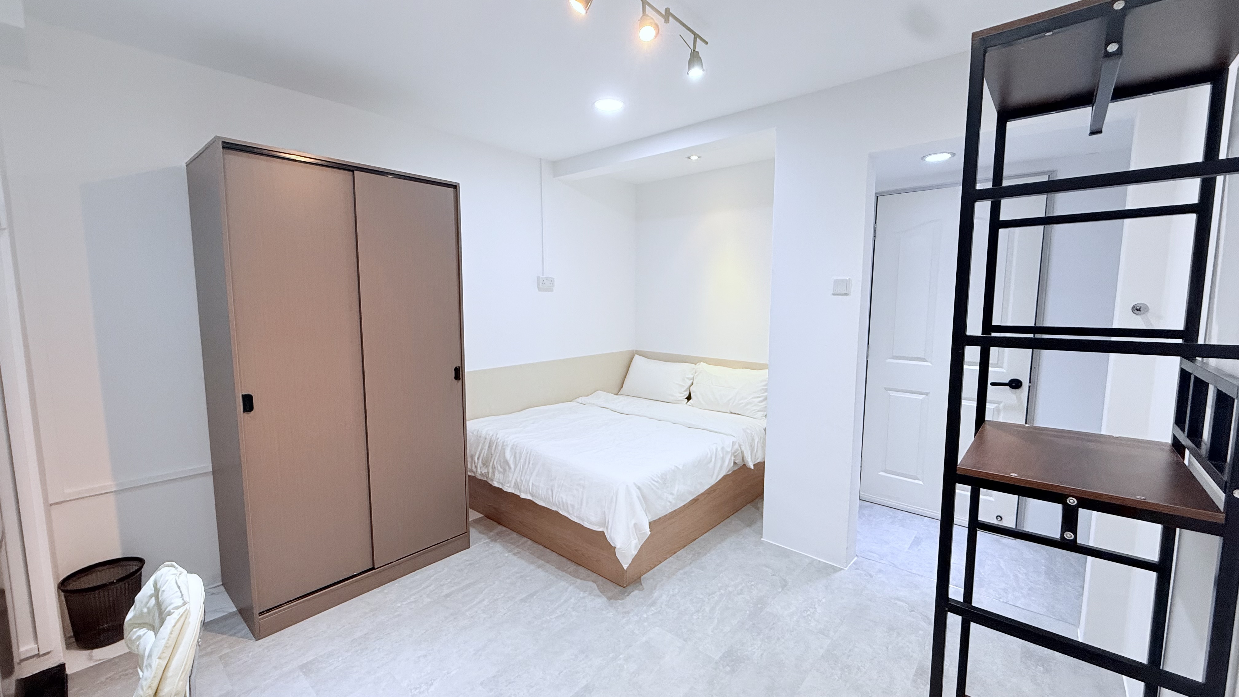 The Madeleine Room image 4